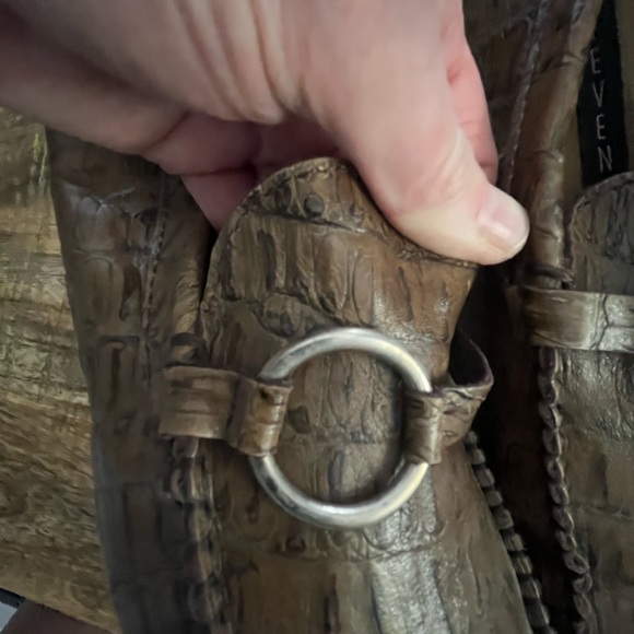 WORN MAYBE TWICE…CROCODILE LIGHT BROWN STEVEN LOAFERS…OLD STEVE MADDEN (VINTAGE) - Picture 4 of 11